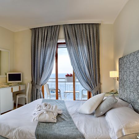 Boutique Hotel Regina Sorrento Ngoại thất bức ảnh